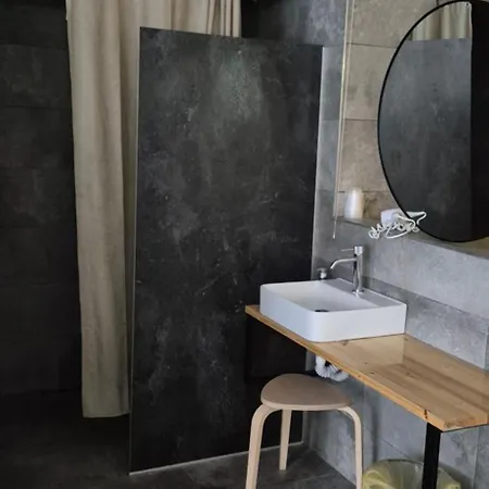 Adler 哥林素萨尔察赫