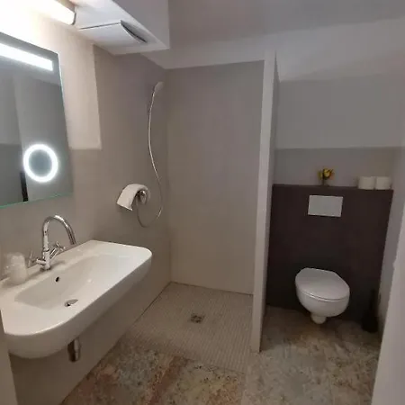 Adler 3* 哥林素萨尔察赫