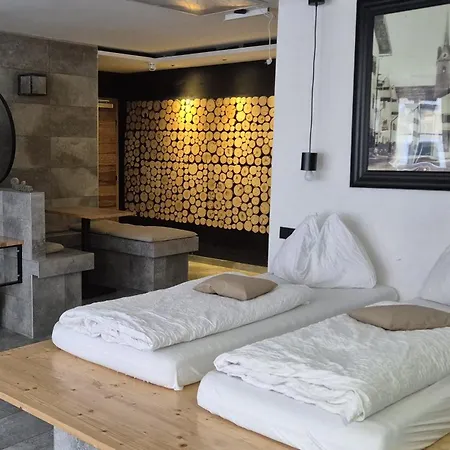 Adler 哥林素萨尔察赫