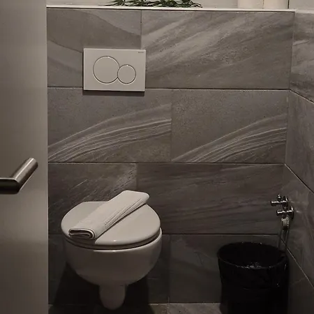 Adler 哥林素萨尔察赫